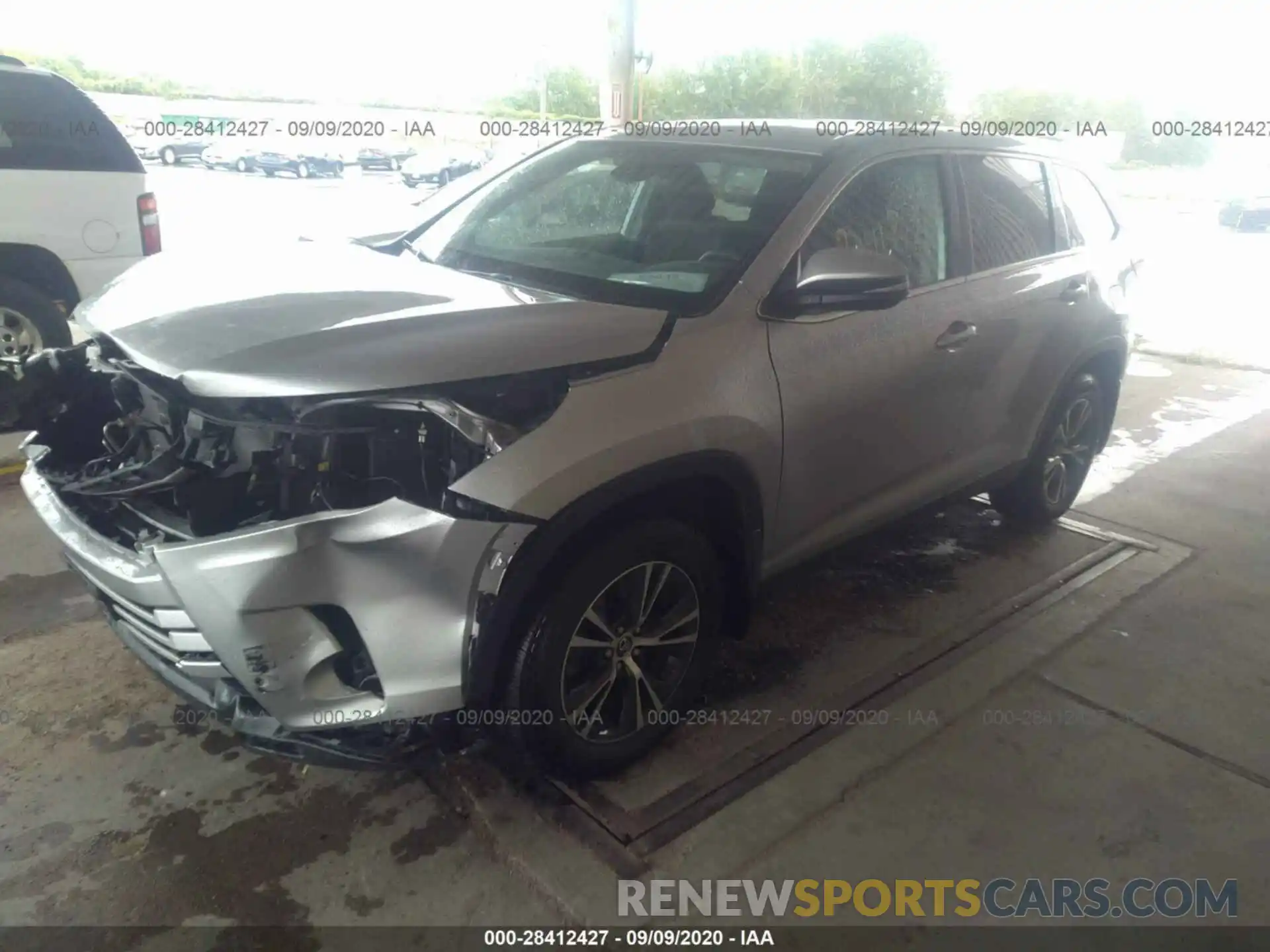 2 Photograph of a damaged car 5TDBZRFHXKS707218 TOYOTA HIGHLANDER 2019