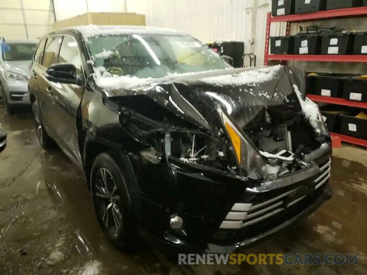 1 Photograph of a damaged car 5TDBZRFHXKS709115 TOYOTA HIGHLANDER 2019