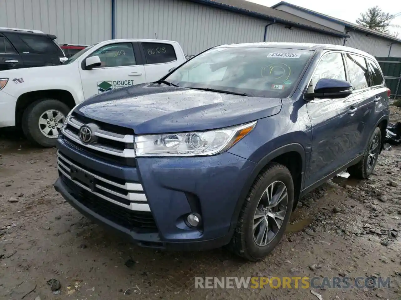 2 Photograph of a damaged car 5TDBZRFHXKS710037 TOYOTA HIGHLANDER 2019