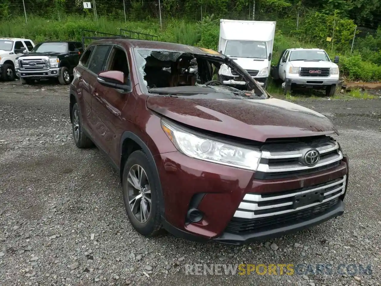 1 Photograph of a damaged car 5TDBZRFHXKS717702 TOYOTA HIGHLANDER 2019