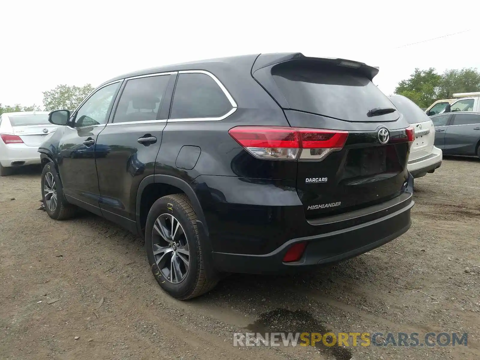 3 Photograph of a damaged car 5TDBZRFHXKS725251 TOYOTA HIGHLANDER 2019