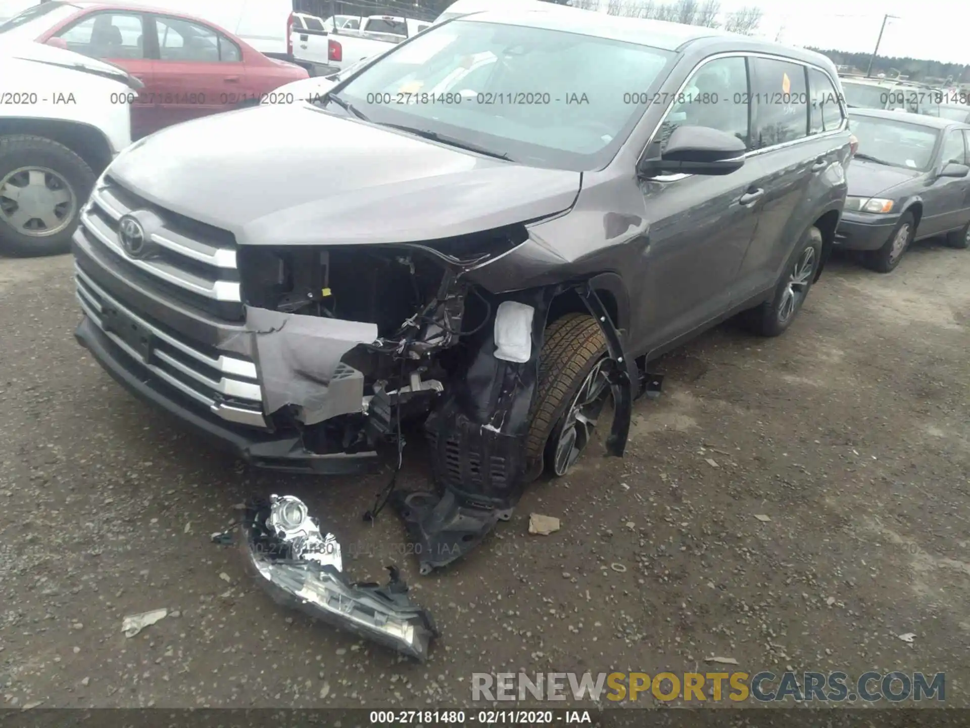 2 Photograph of a damaged car 5TDBZRFHXKS729512 TOYOTA HIGHLANDER 2019