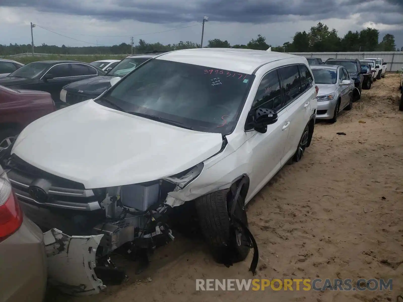 2 Photograph of a damaged car 5TDBZRFHXKS736346 TOYOTA HIGHLANDER 2019