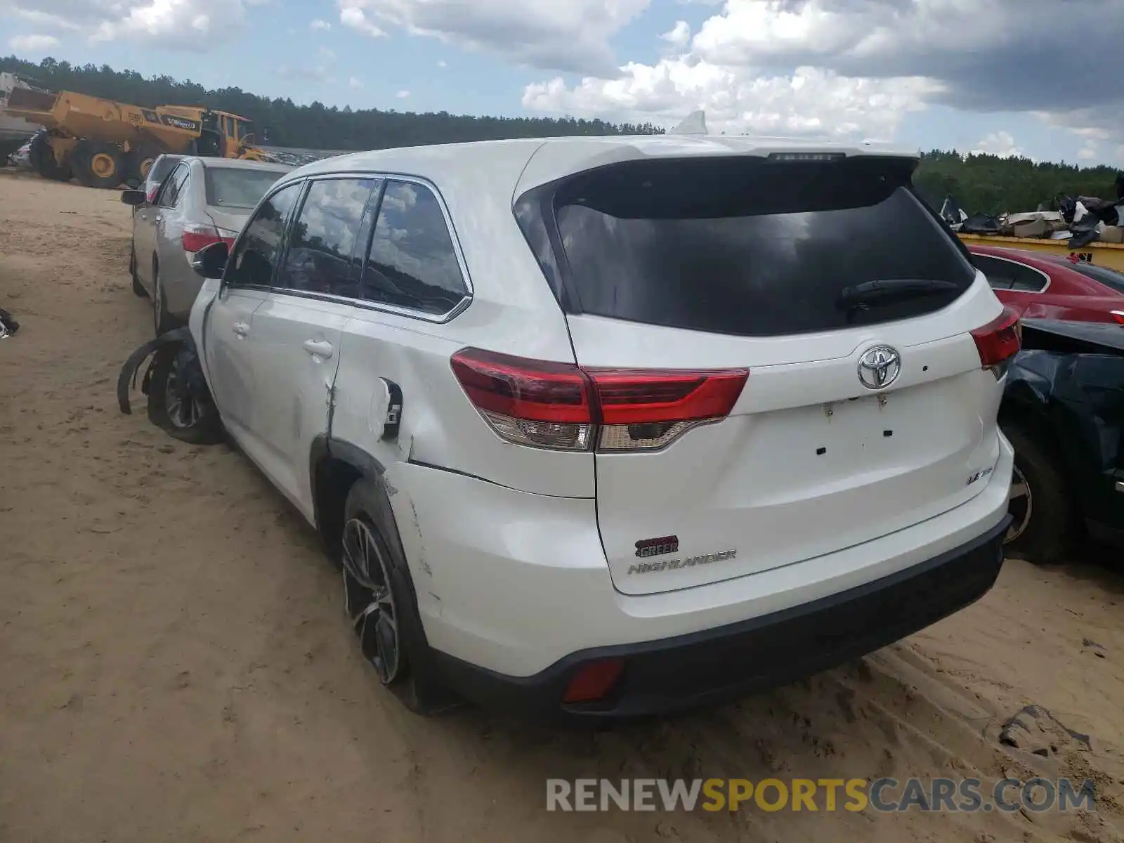 3 Photograph of a damaged car 5TDBZRFHXKS736346 TOYOTA HIGHLANDER 2019