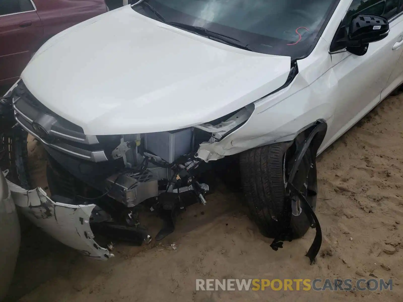 9 Photograph of a damaged car 5TDBZRFHXKS736346 TOYOTA HIGHLANDER 2019