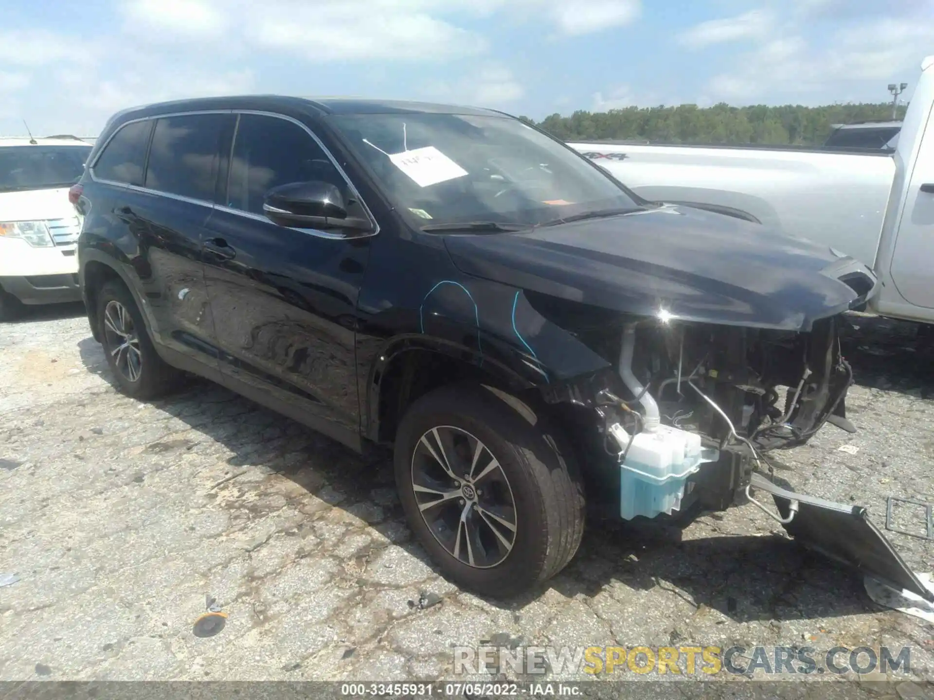 1 Photograph of a damaged car 5TDBZRFHXKS739070 TOYOTA HIGHLANDER 2019