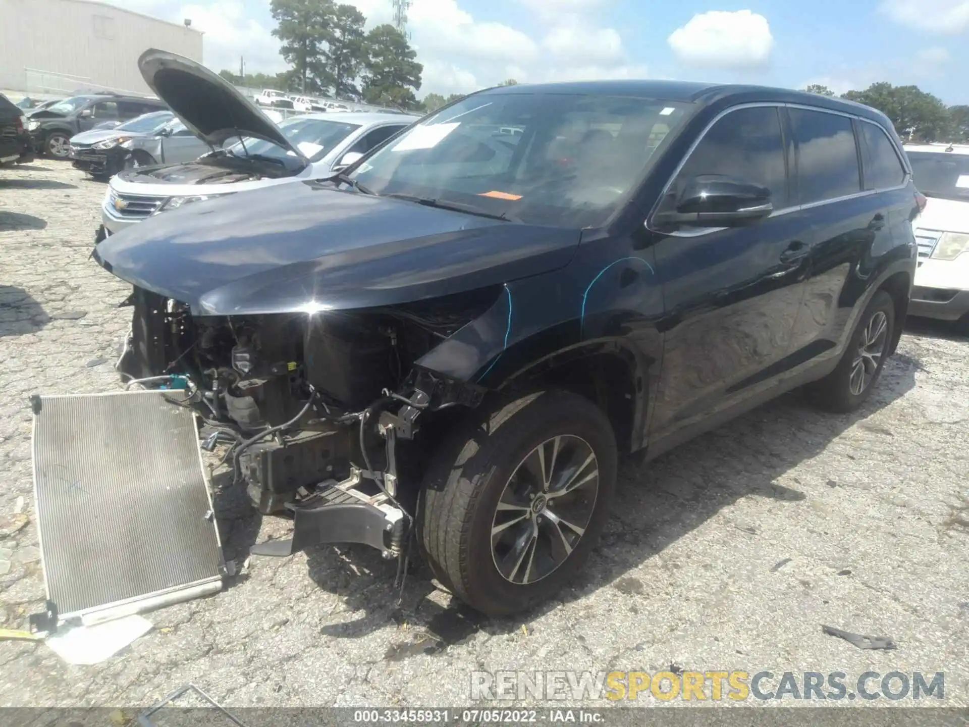 2 Photograph of a damaged car 5TDBZRFHXKS739070 TOYOTA HIGHLANDER 2019