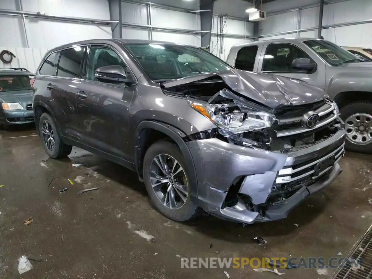 1 Photograph of a damaged car 5TDBZRFHXKS743927 TOYOTA HIGHLANDER 2019