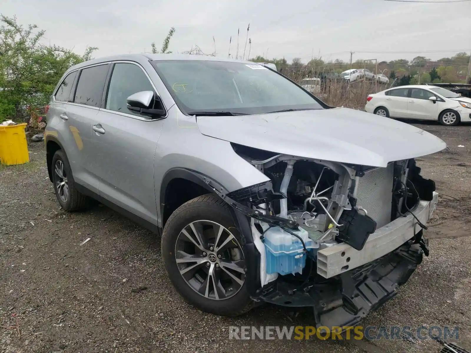 1 Photograph of a damaged car 5TDBZRFHXKS744575 TOYOTA HIGHLANDER 2019