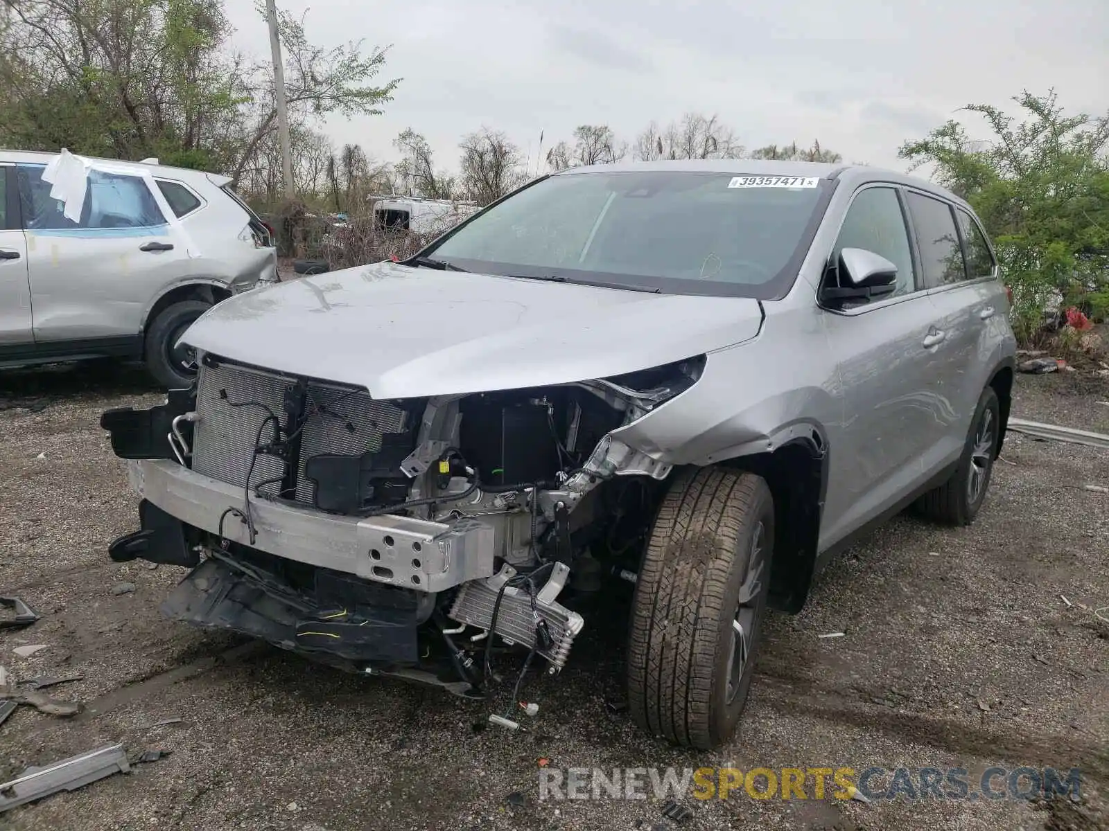 2 Photograph of a damaged car 5TDBZRFHXKS744575 TOYOTA HIGHLANDER 2019