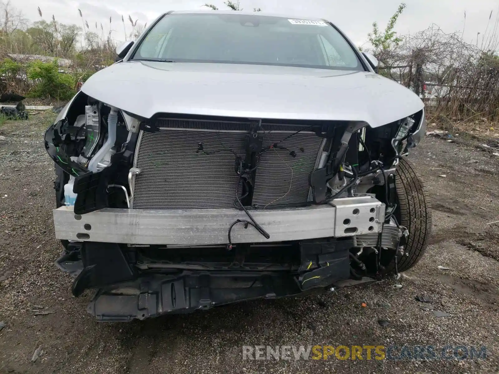 9 Photograph of a damaged car 5TDBZRFHXKS744575 TOYOTA HIGHLANDER 2019