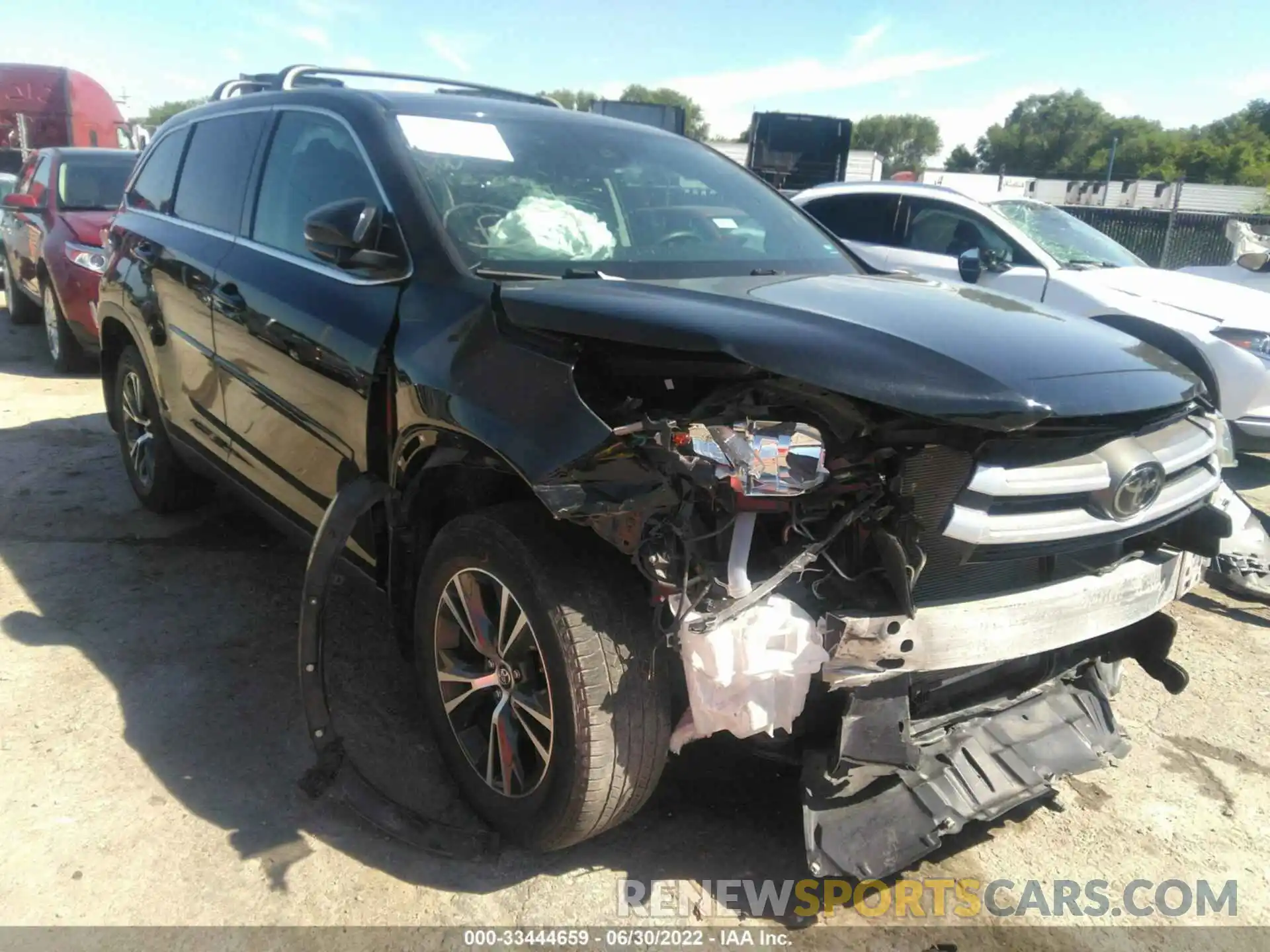 1 Photograph of a damaged car 5TDBZRFHXKS918354 TOYOTA HIGHLANDER 2019