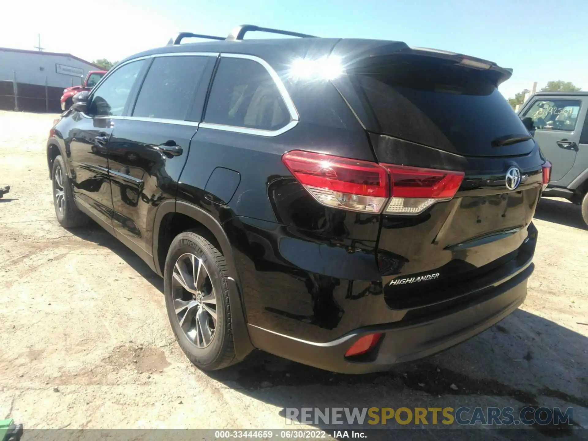 3 Фотография поврежденного автомобиля 5TDBZRFHXKS918354 TOYOTA HIGHLANDER 2019