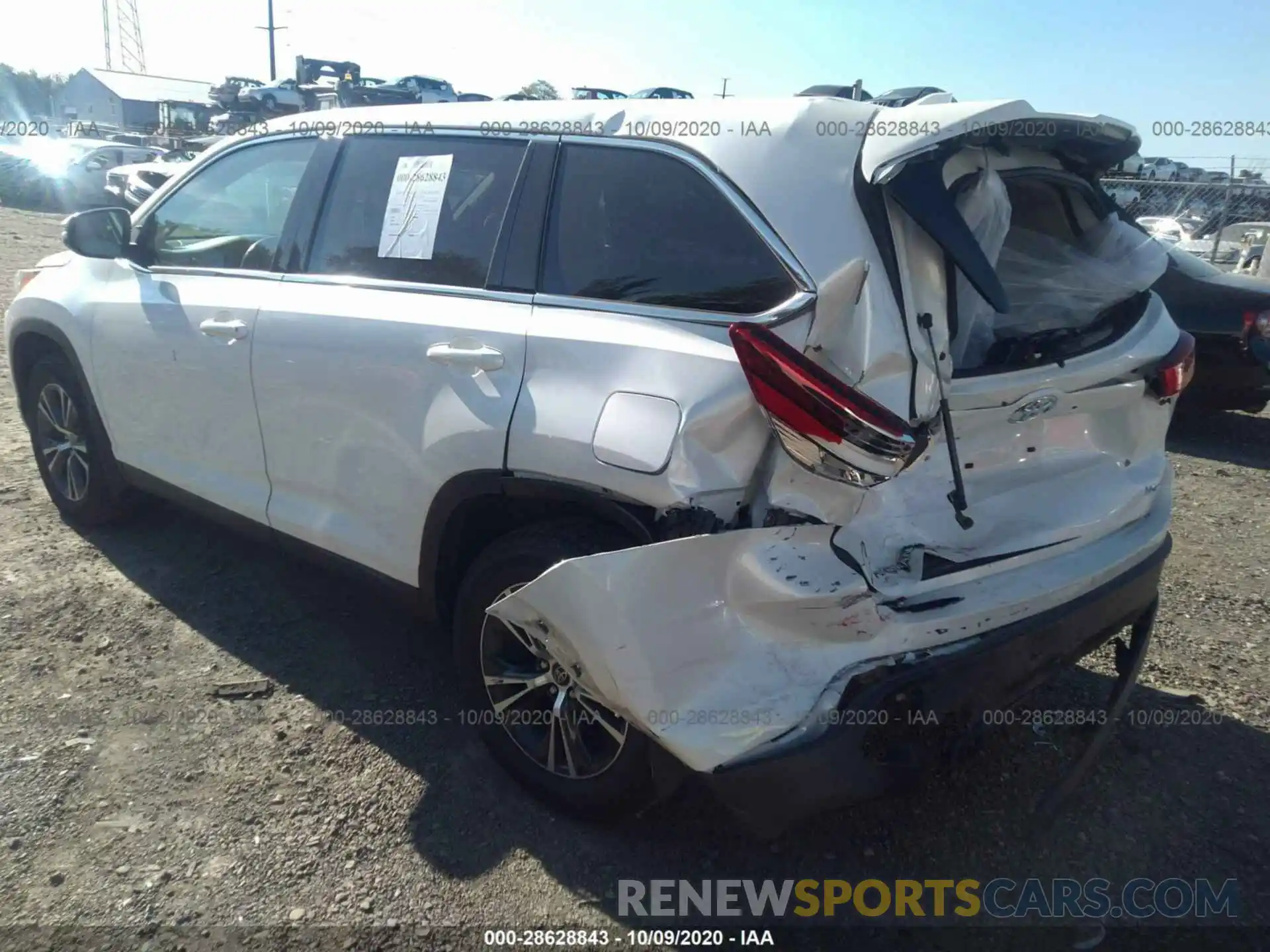 3 Photograph of a damaged car 5TDBZRFHXKS926339 TOYOTA HIGHLANDER 2019