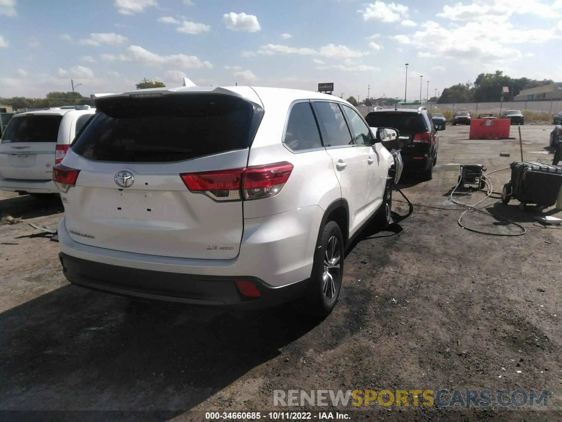 4 Фотография поврежденного автомобиля 5TDBZRFHXKS935395 TOYOTA HIGHLANDER 2019