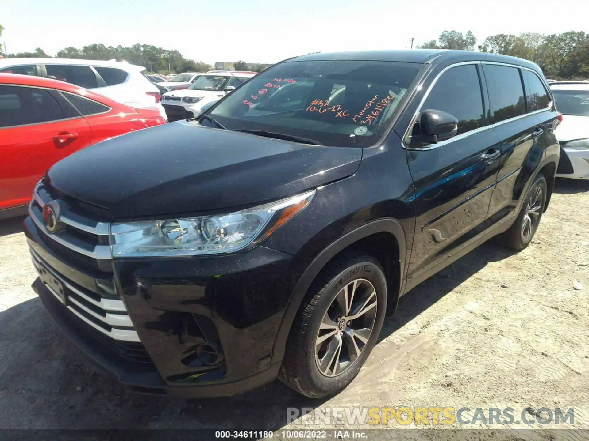 2 Photograph of a damaged car 5TDBZRFHXKS937213 TOYOTA HIGHLANDER 2019