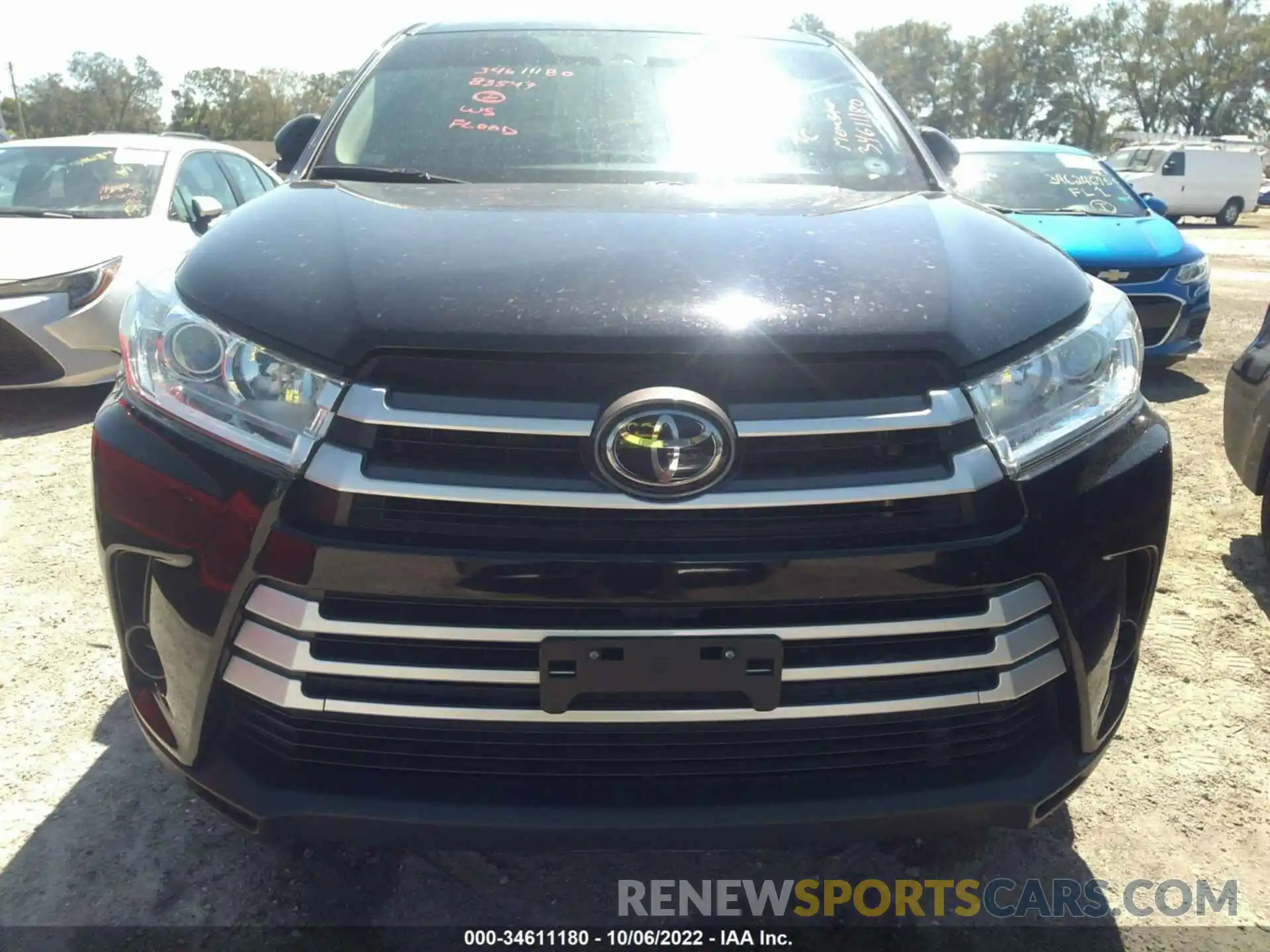 6 Photograph of a damaged car 5TDBZRFHXKS937213 TOYOTA HIGHLANDER 2019