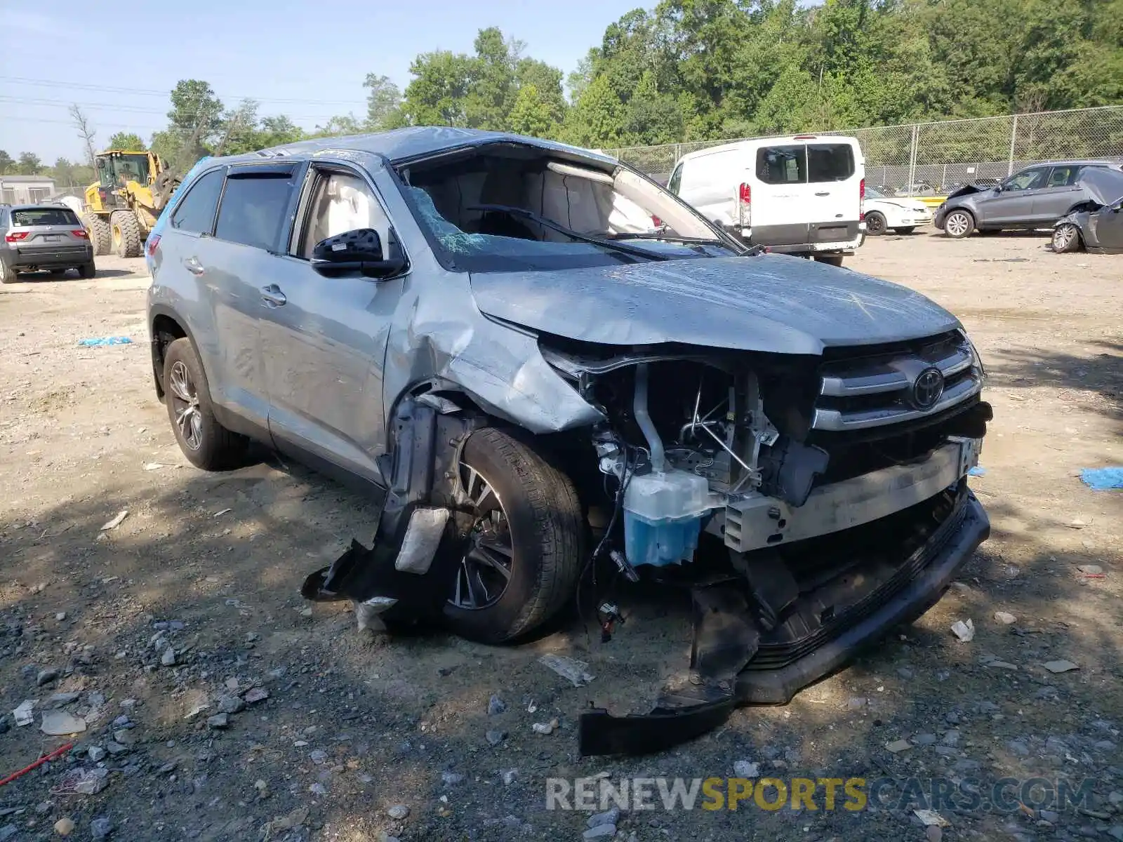 1 Photograph of a damaged car 5TDBZRFHXKS944467 TOYOTA HIGHLANDER 2019