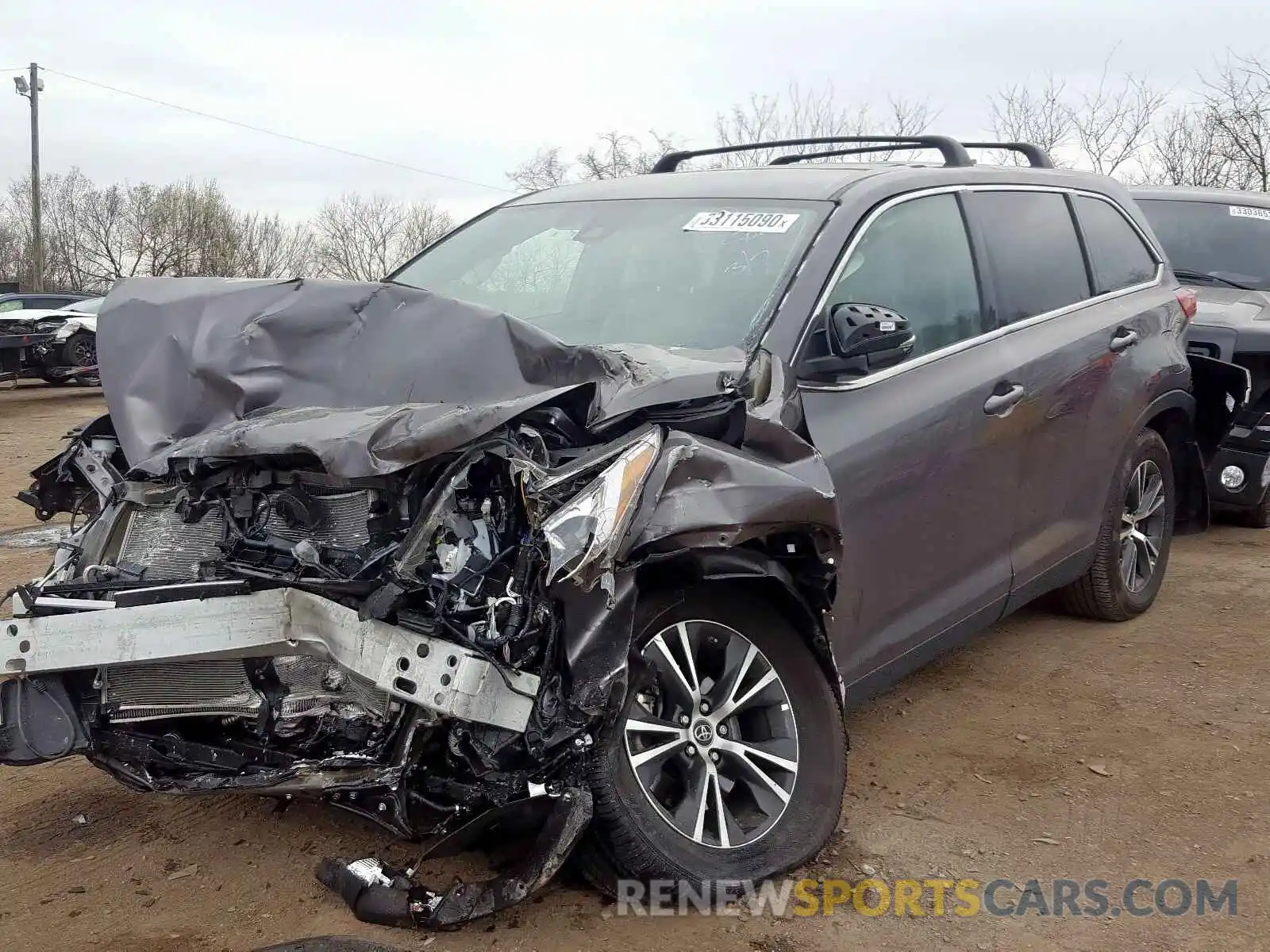 2 Photograph of a damaged car 5TDBZRFHXKS945814 TOYOTA HIGHLANDER 2019