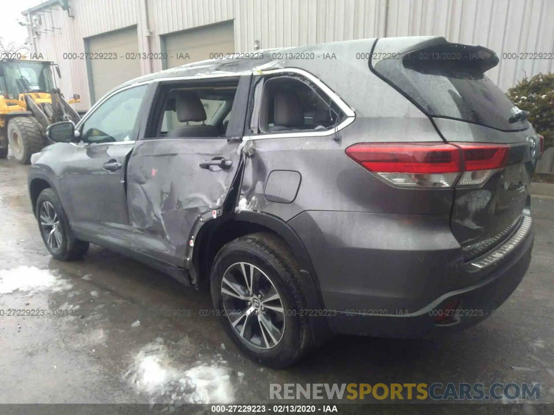 3 Photograph of a damaged car 5TDBZRFHXKS948485 TOYOTA HIGHLANDER 2019