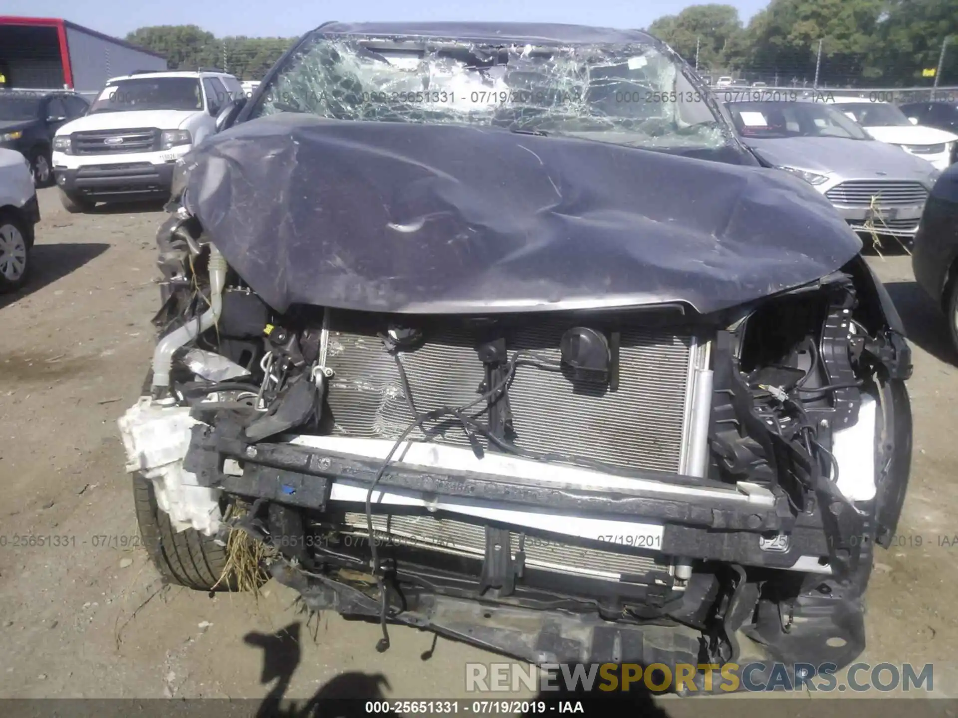 6 Photograph of a damaged car 5TDBZRFHXKS949135 TOYOTA HIGHLANDER 2019