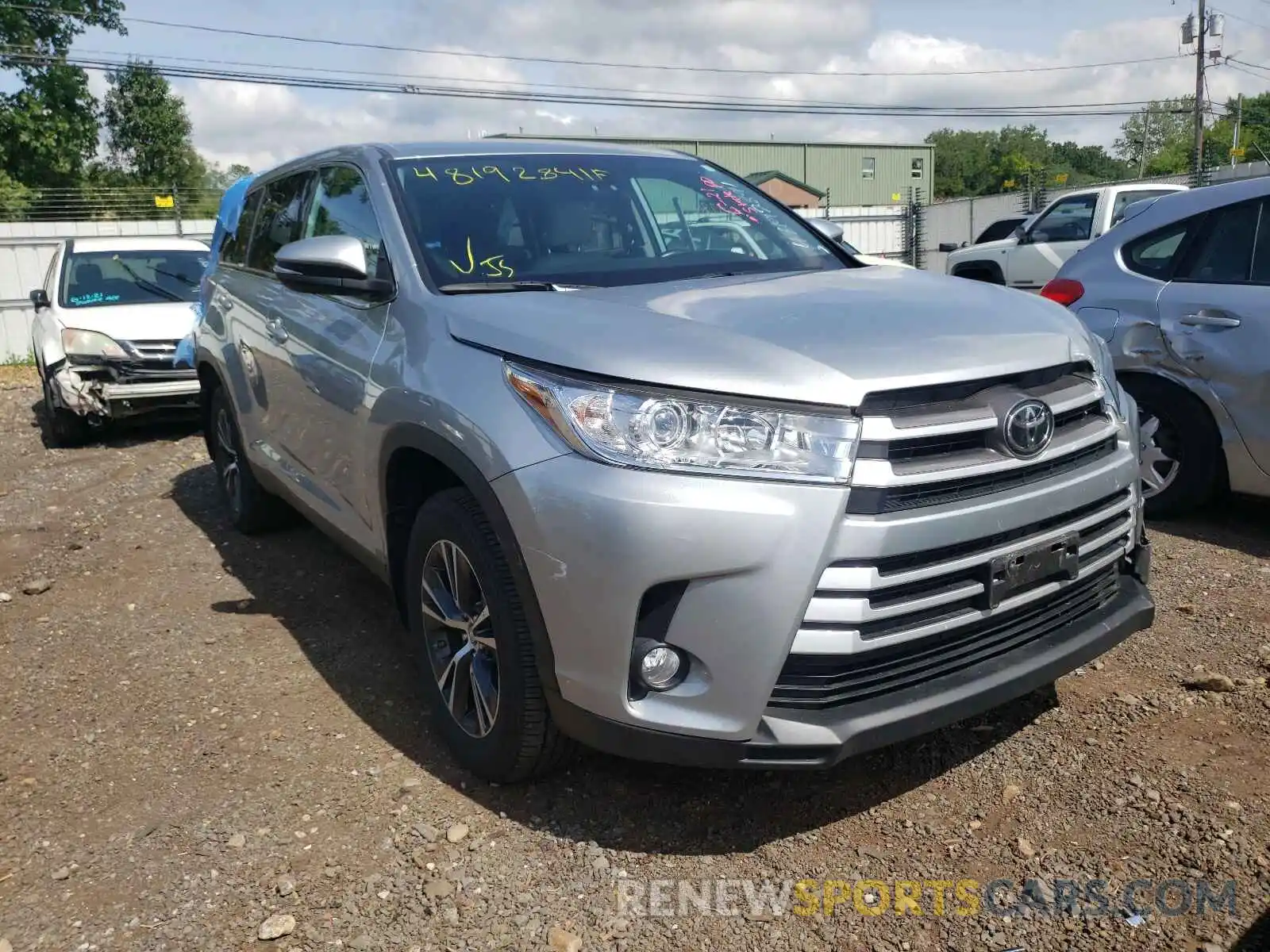 1 Photograph of a damaged car 5TDBZRFHXKS958367 TOYOTA HIGHLANDER 2019