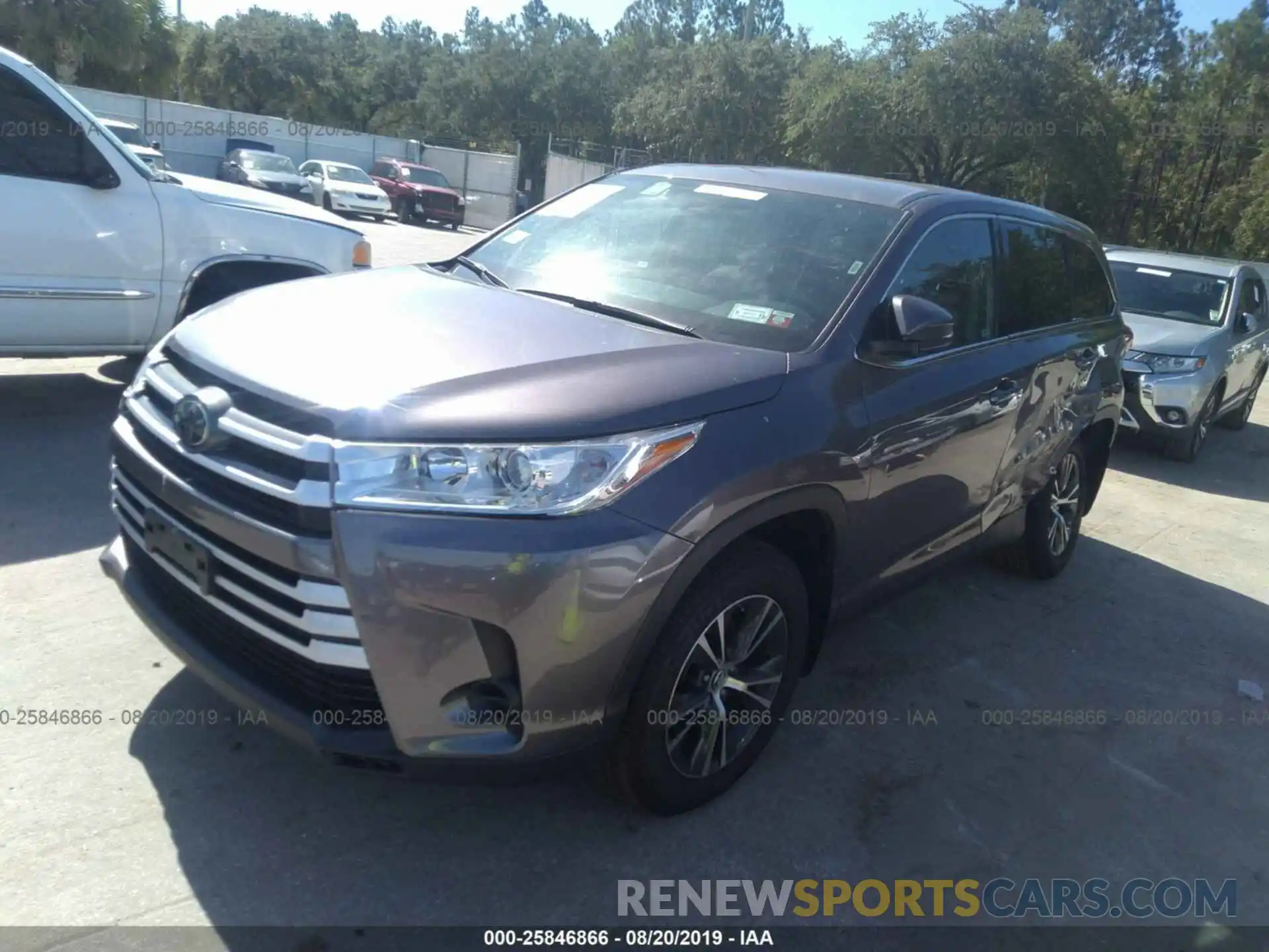 2 Photograph of a damaged car 5TDBZRFHXKS961267 TOYOTA HIGHLANDER 2019