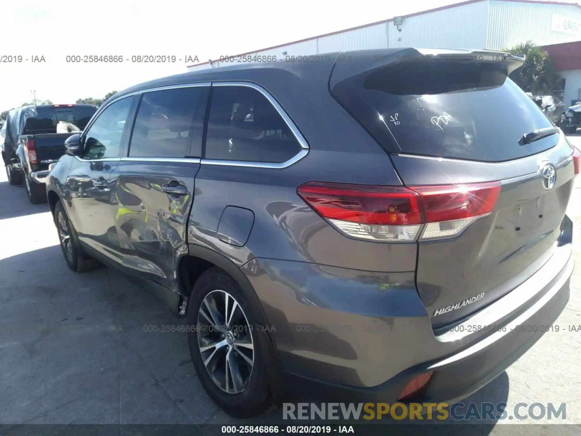 6 Photograph of a damaged car 5TDBZRFHXKS961267 TOYOTA HIGHLANDER 2019