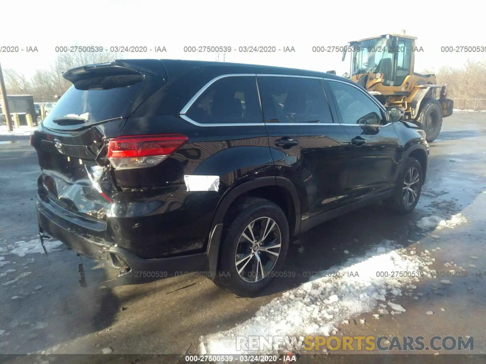 4 Photograph of a damaged car 5TDBZRFHXKS962144 TOYOTA HIGHLANDER 2019