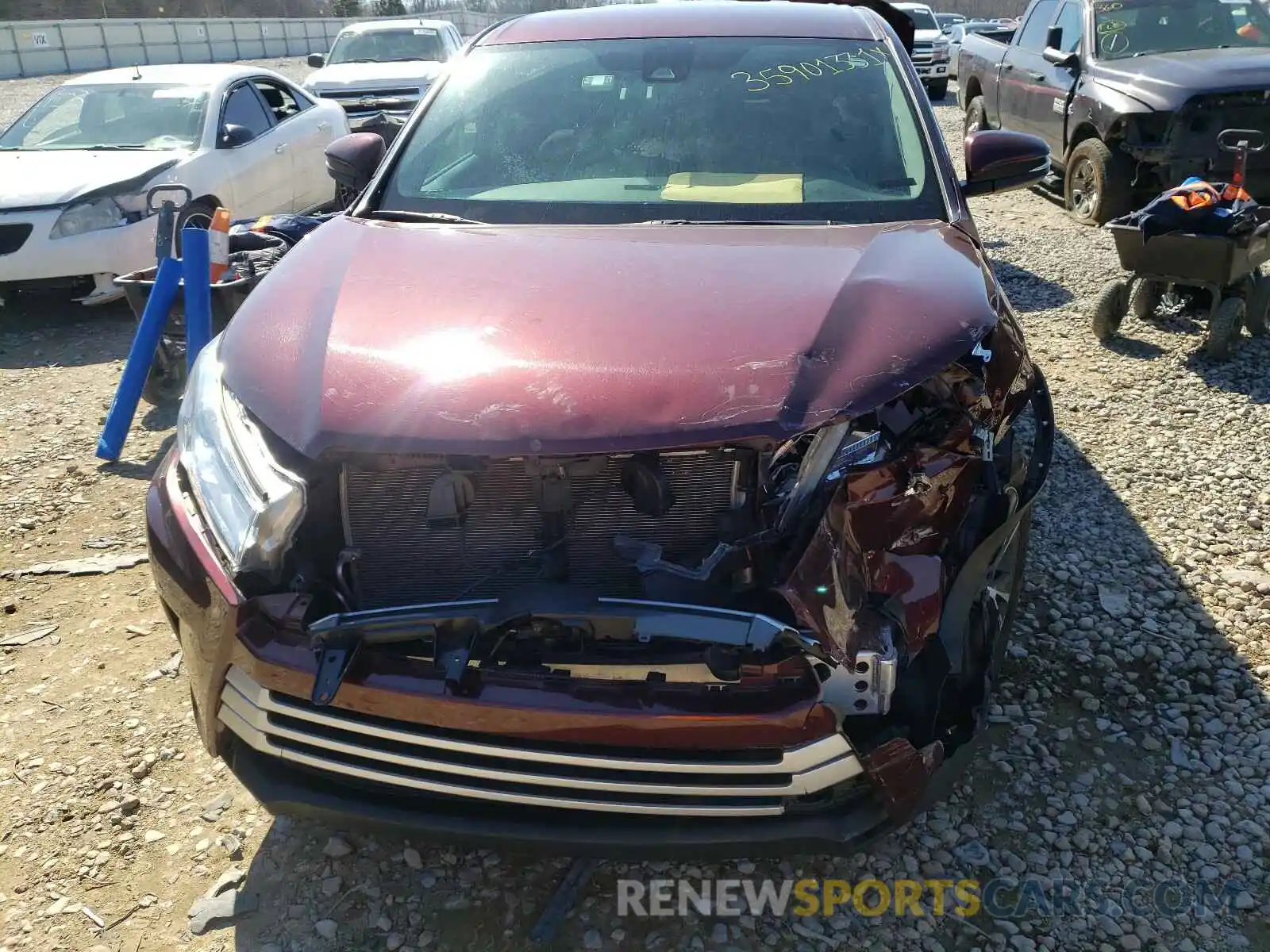 9 Photograph of a damaged car 5TDBZRFHXKS963455 TOYOTA HIGHLANDER 2019