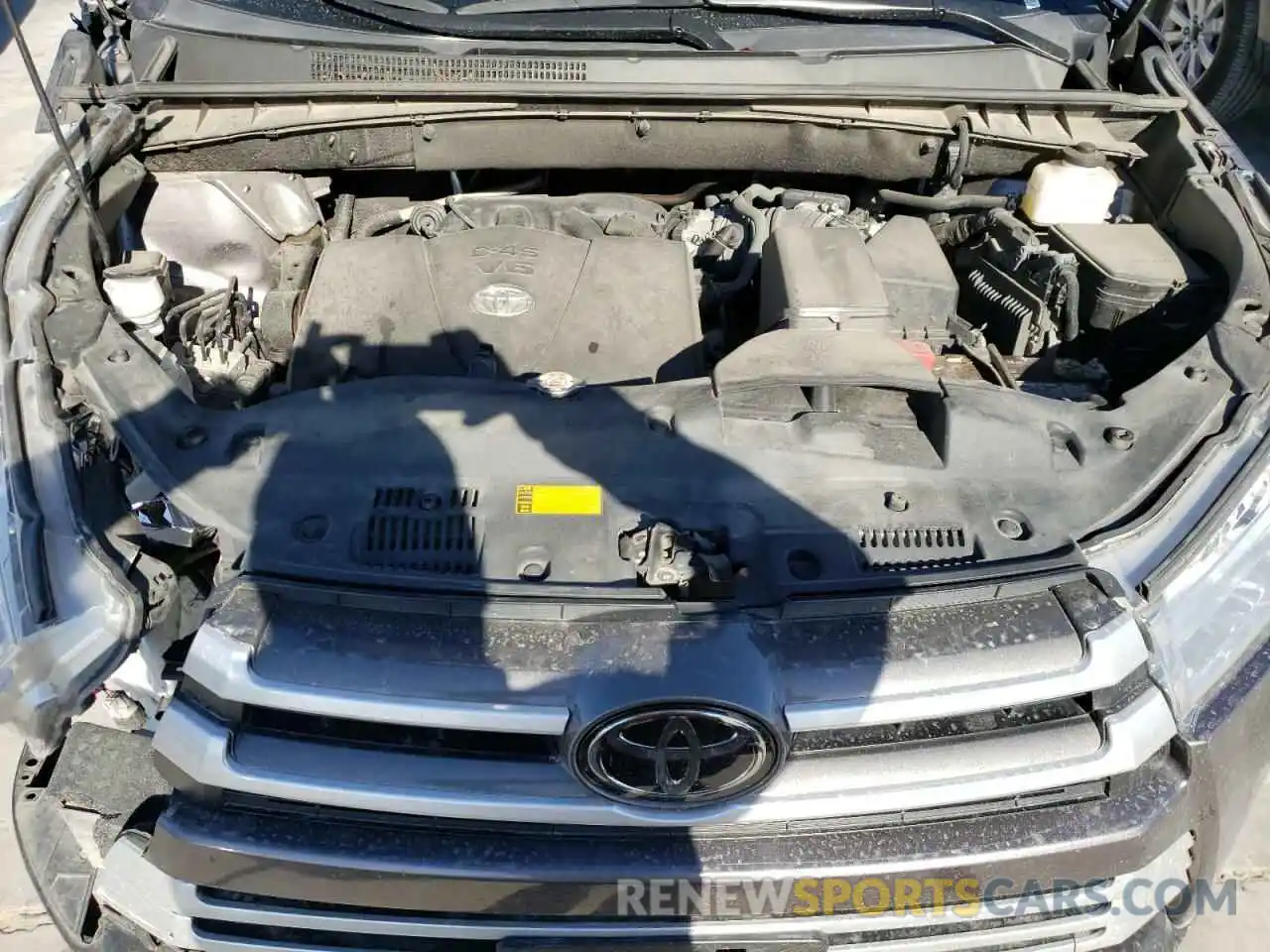 7 Photograph of a damaged car 5TDBZRFHXKS963973 TOYOTA HIGHLANDER 2019