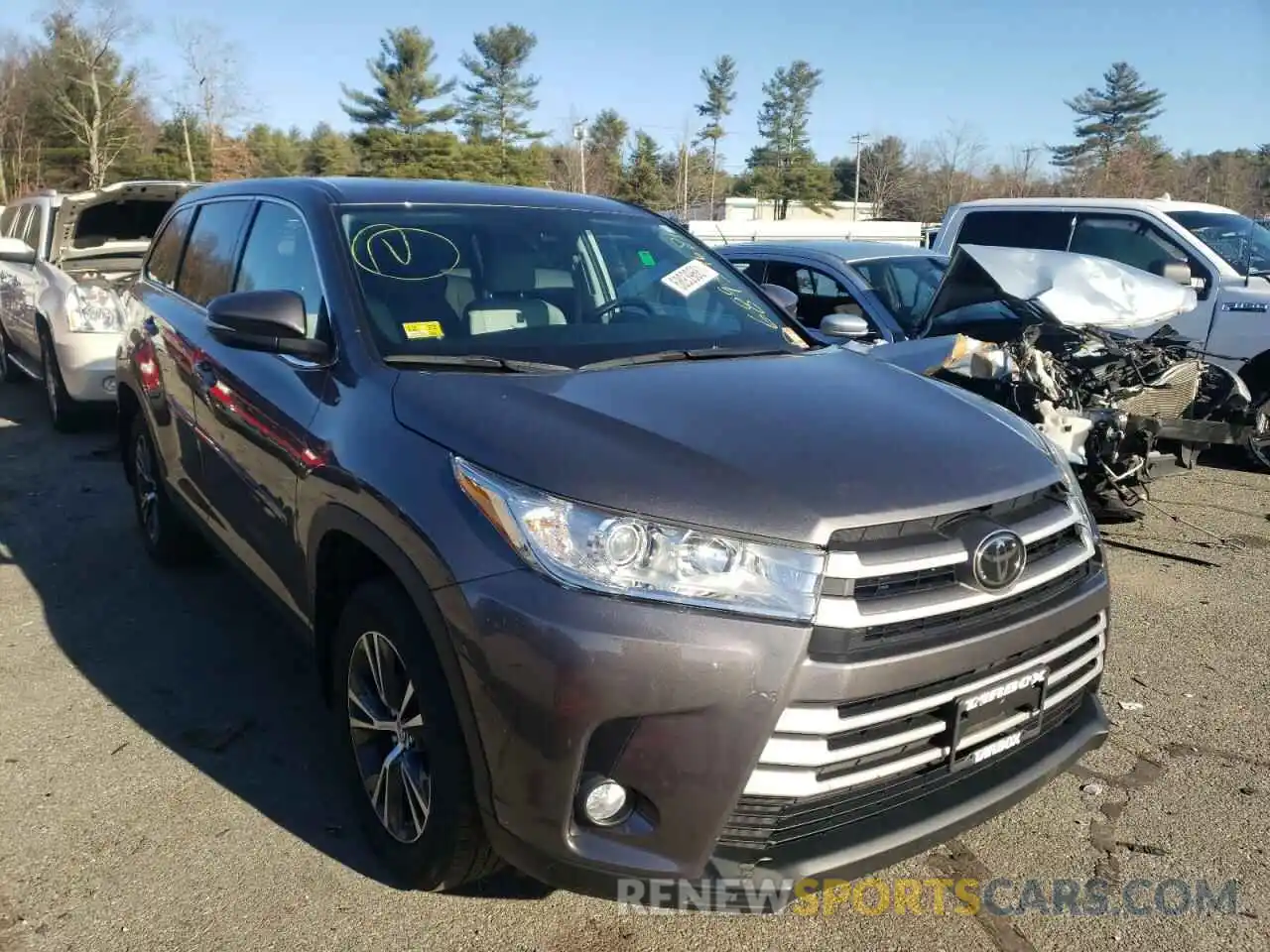 1 Photograph of a damaged car 5TDBZRFHXKS973631 TOYOTA HIGHLANDER 2019