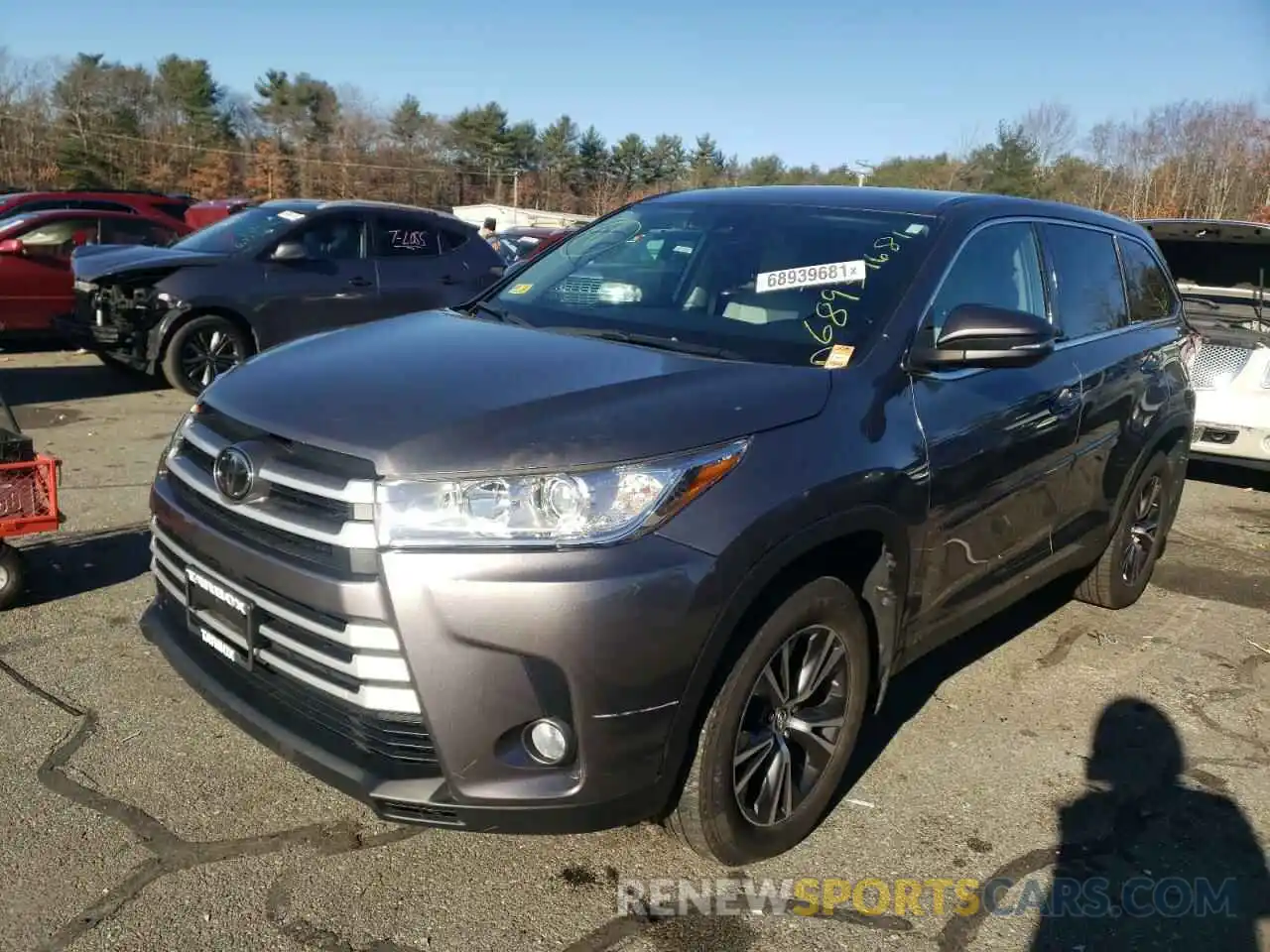 2 Photograph of a damaged car 5TDBZRFHXKS973631 TOYOTA HIGHLANDER 2019