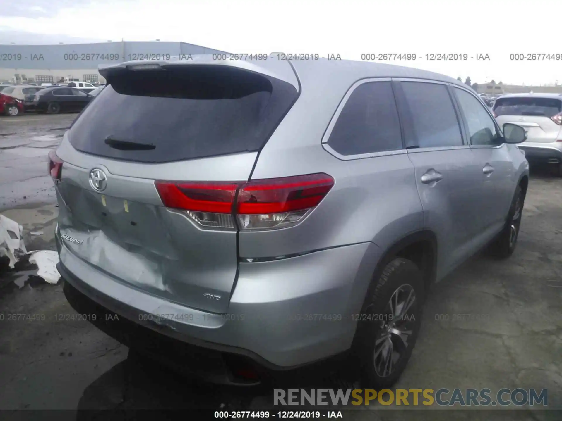 4 Photograph of a damaged car 5TDBZRFHXKS979770 TOYOTA HIGHLANDER 2019