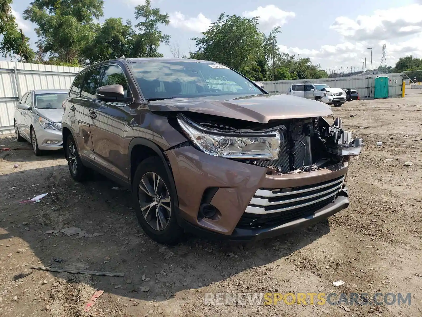 1 Photograph of a damaged car 5TDBZRFHXKS981180 TOYOTA HIGHLANDER 2019