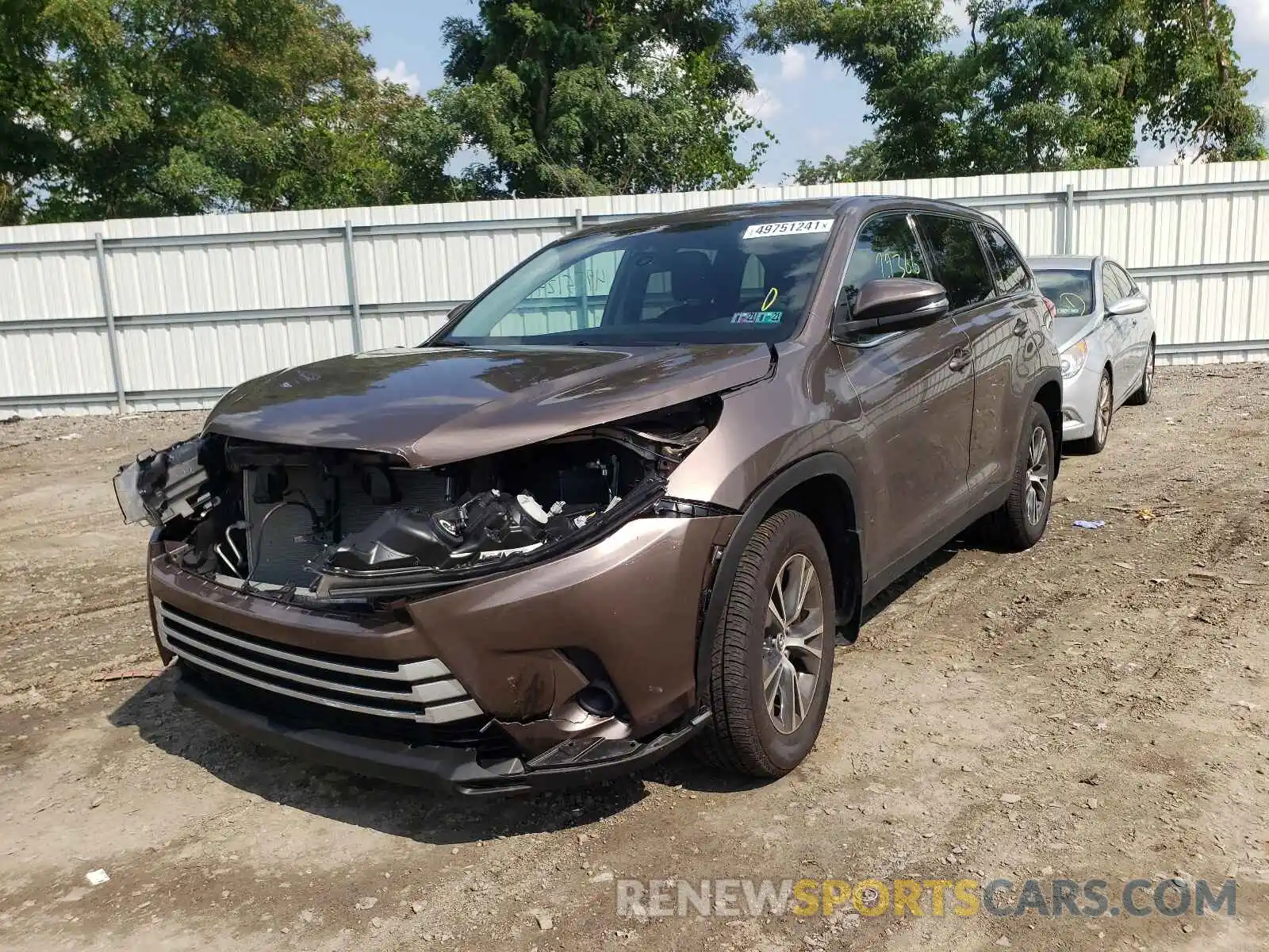 2 Photograph of a damaged car 5TDBZRFHXKS981180 TOYOTA HIGHLANDER 2019