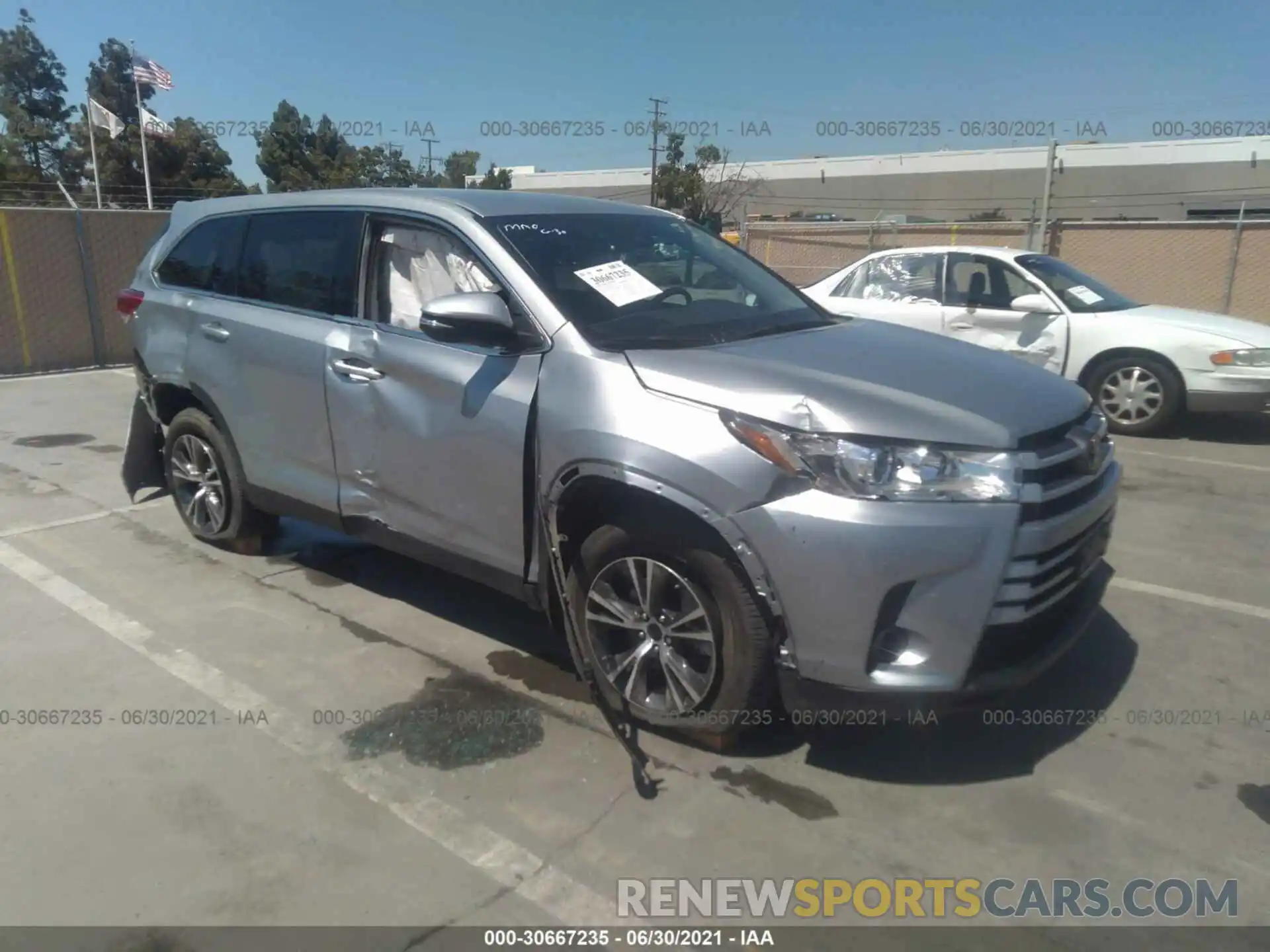 1 Photograph of a damaged car 5TDBZRFHXKS984466 TOYOTA HIGHLANDER 2019