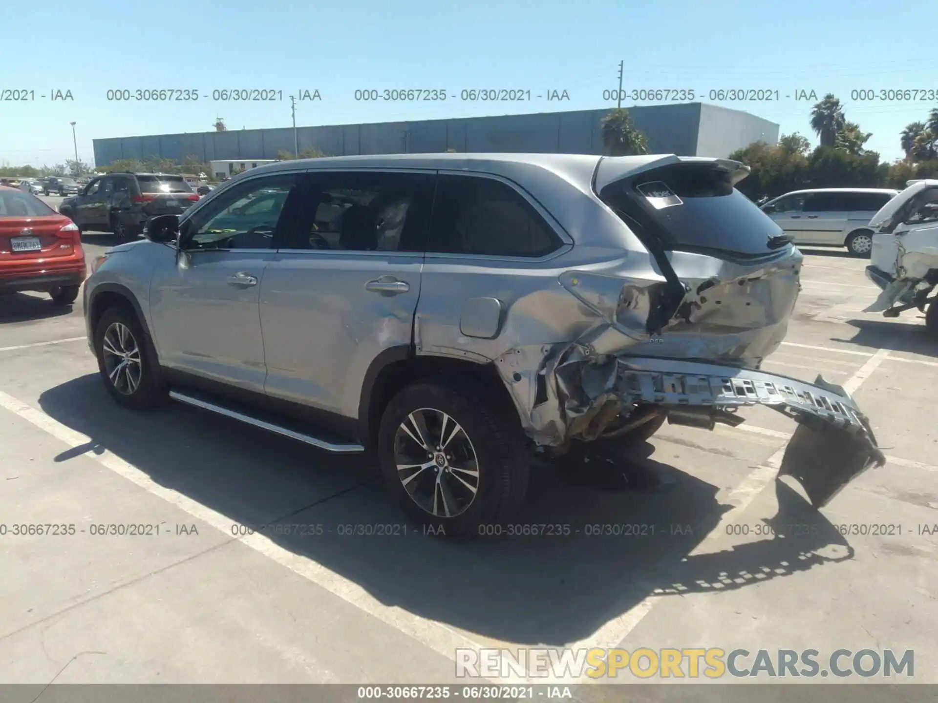 3 Photograph of a damaged car 5TDBZRFHXKS984466 TOYOTA HIGHLANDER 2019