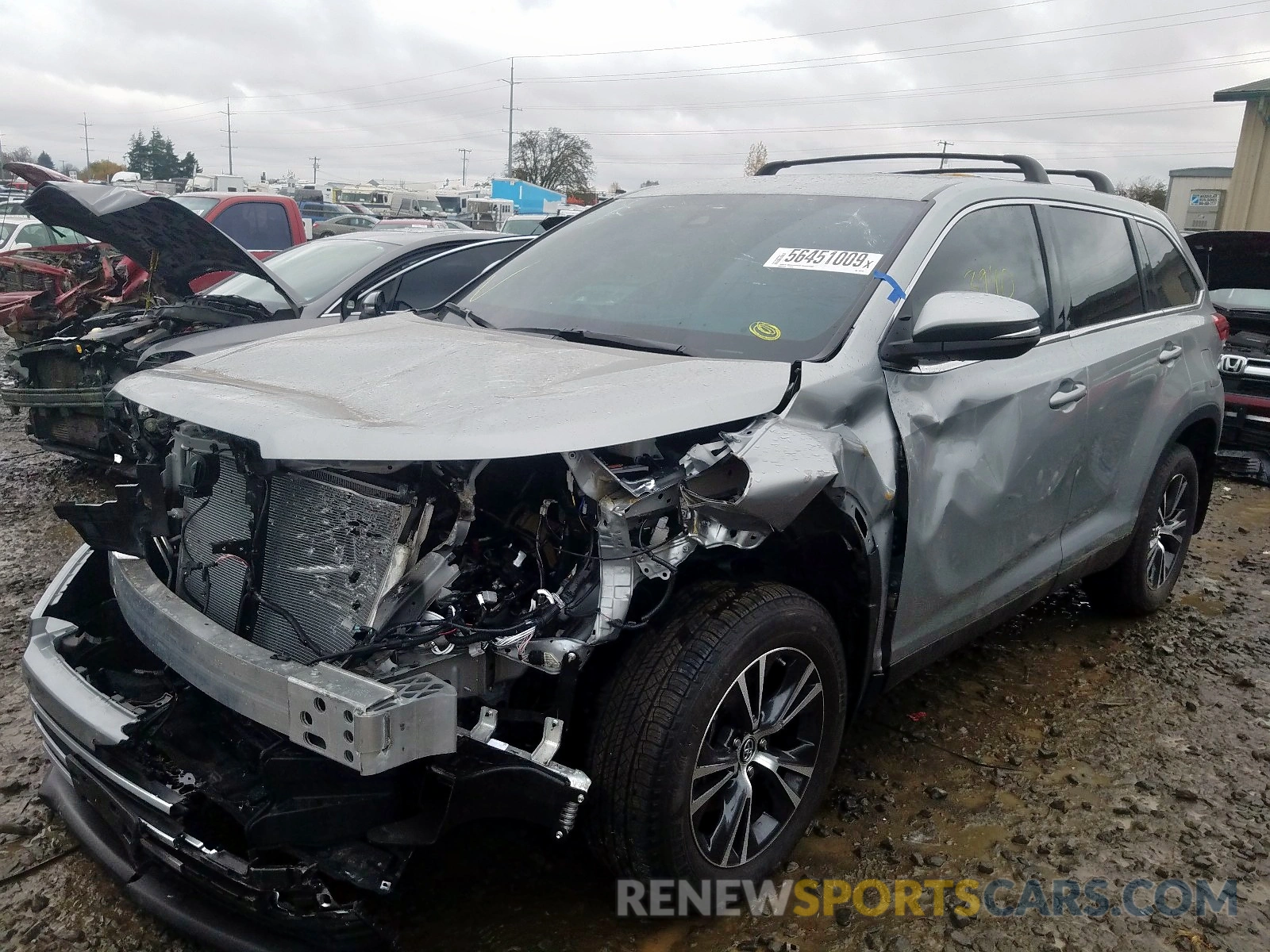 2 Photograph of a damaged car 5TDBZRFHXKS990140 TOYOTA HIGHLANDER 2019