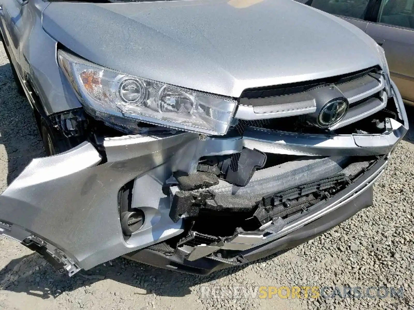 9 Фотография поврежденного автомобиля 5TDBZRFHXKS992437 TOYOTA HIGHLANDER 2019