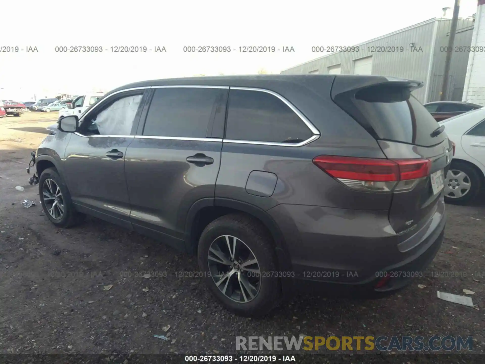 3 Photograph of a damaged car 5TDBZRFHXKS995418 TOYOTA HIGHLANDER 2019