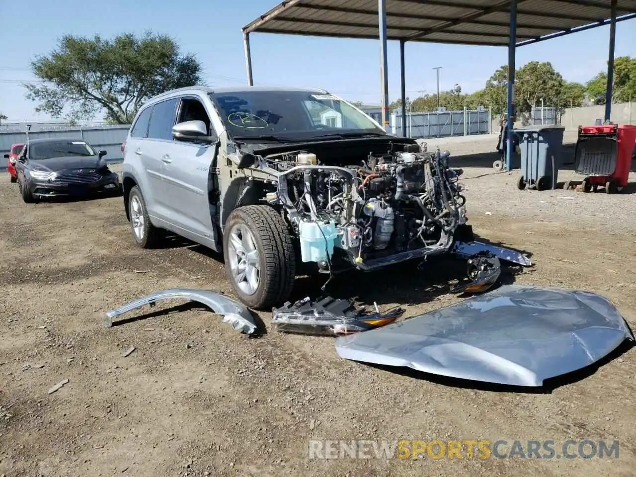 1 Photograph of a damaged car 5TDDGRFH0KS053120 TOYOTA HIGHLANDER 2019