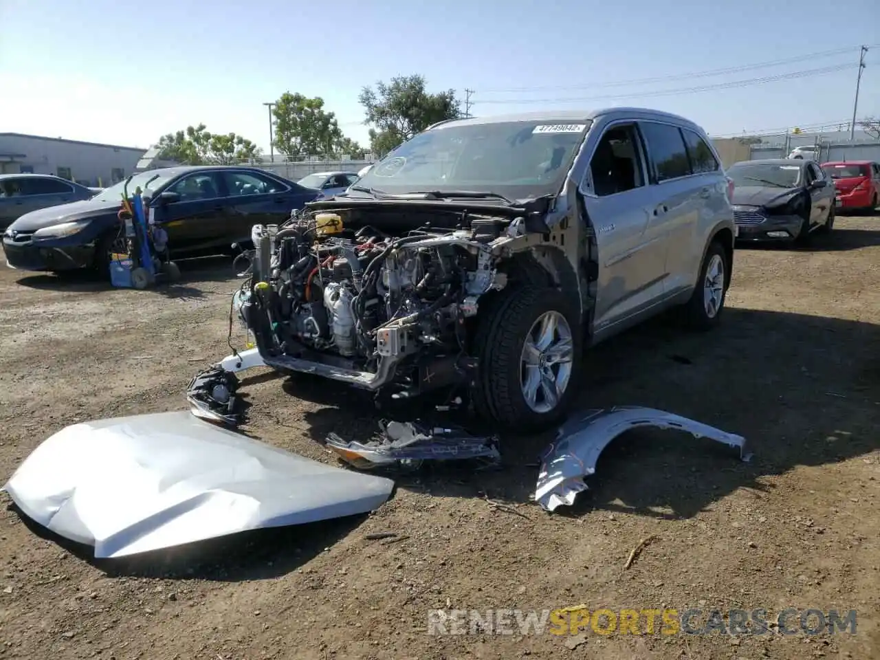 2 Photograph of a damaged car 5TDDGRFH0KS053120 TOYOTA HIGHLANDER 2019