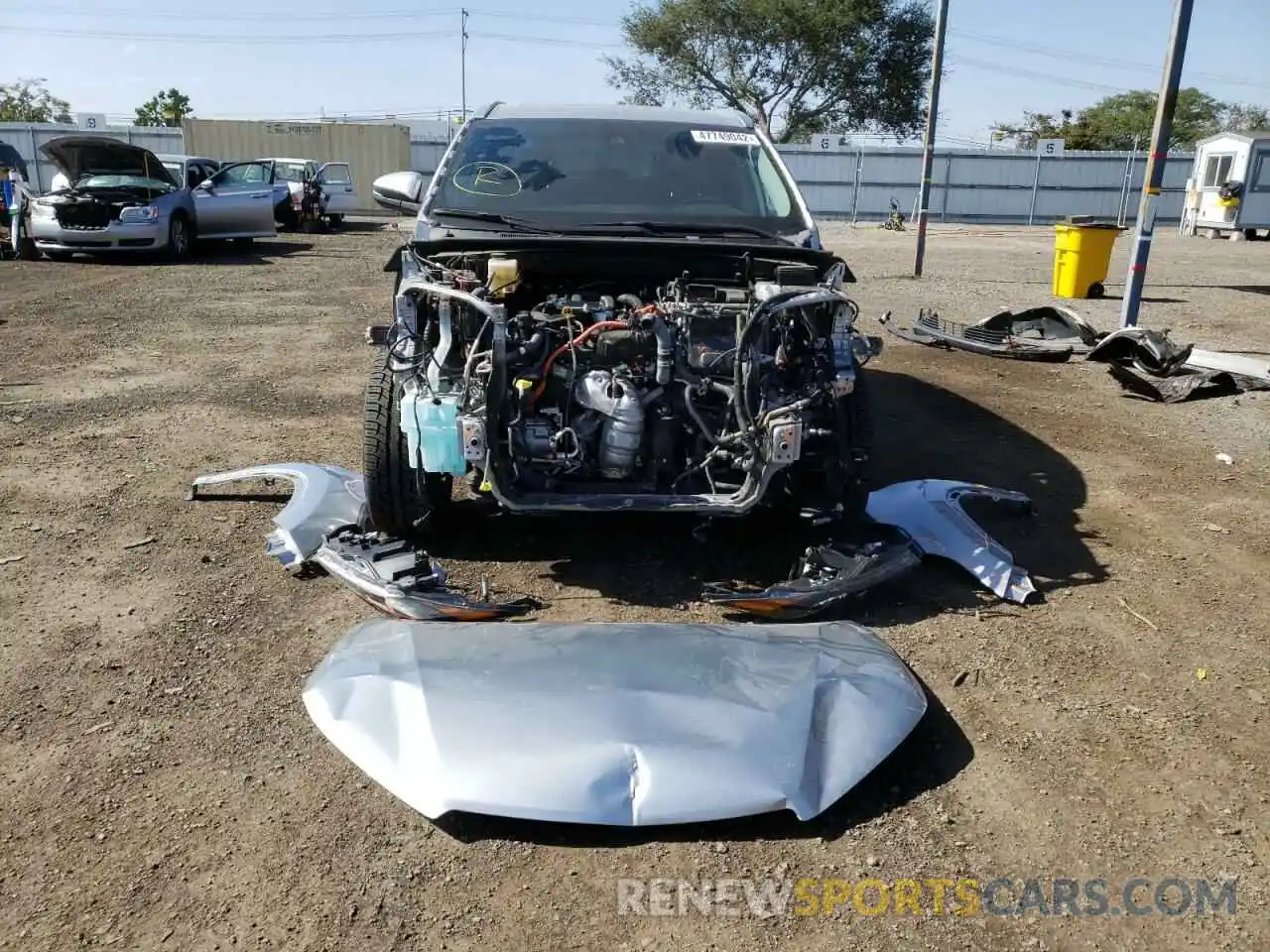 9 Photograph of a damaged car 5TDDGRFH0KS053120 TOYOTA HIGHLANDER 2019