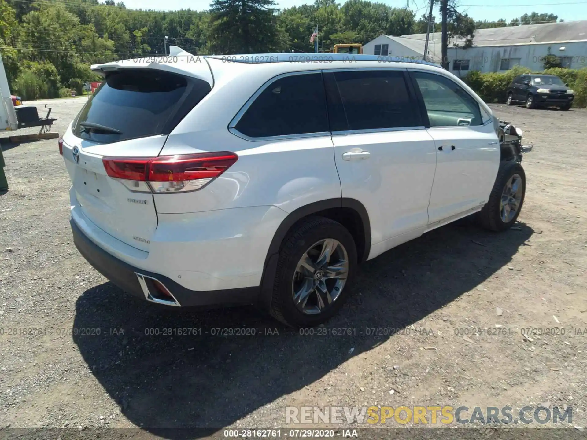 4 Photograph of a damaged car 5TDDGRFH0KS055692 TOYOTA HIGHLANDER 2019