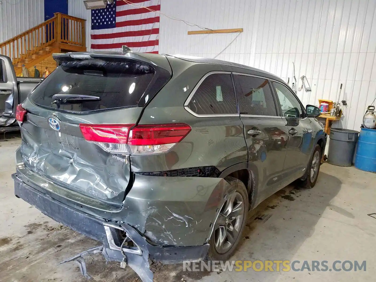 4 Photograph of a damaged car 5TDDGRFH0KS056809 TOYOTA HIGHLANDER 2019