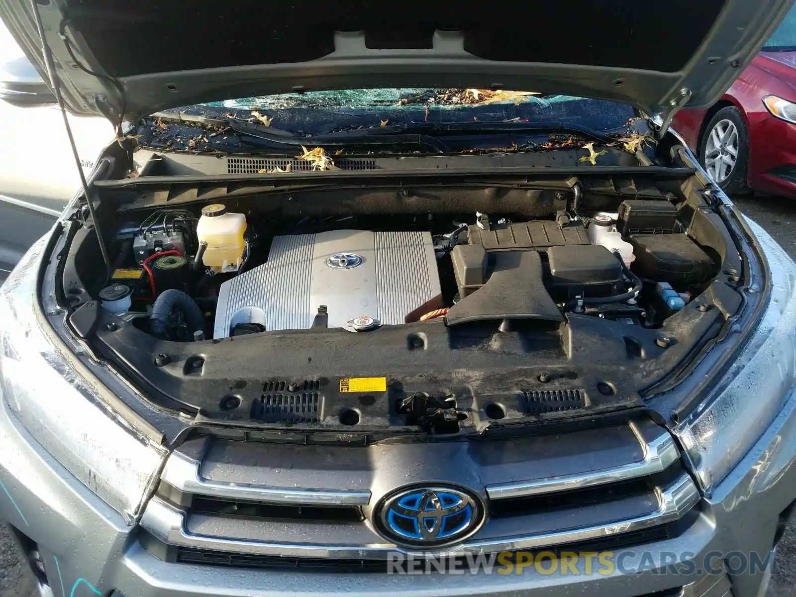 7 Photograph of a damaged car 5TDDGRFH0KS058544 TOYOTA HIGHLANDER 2019