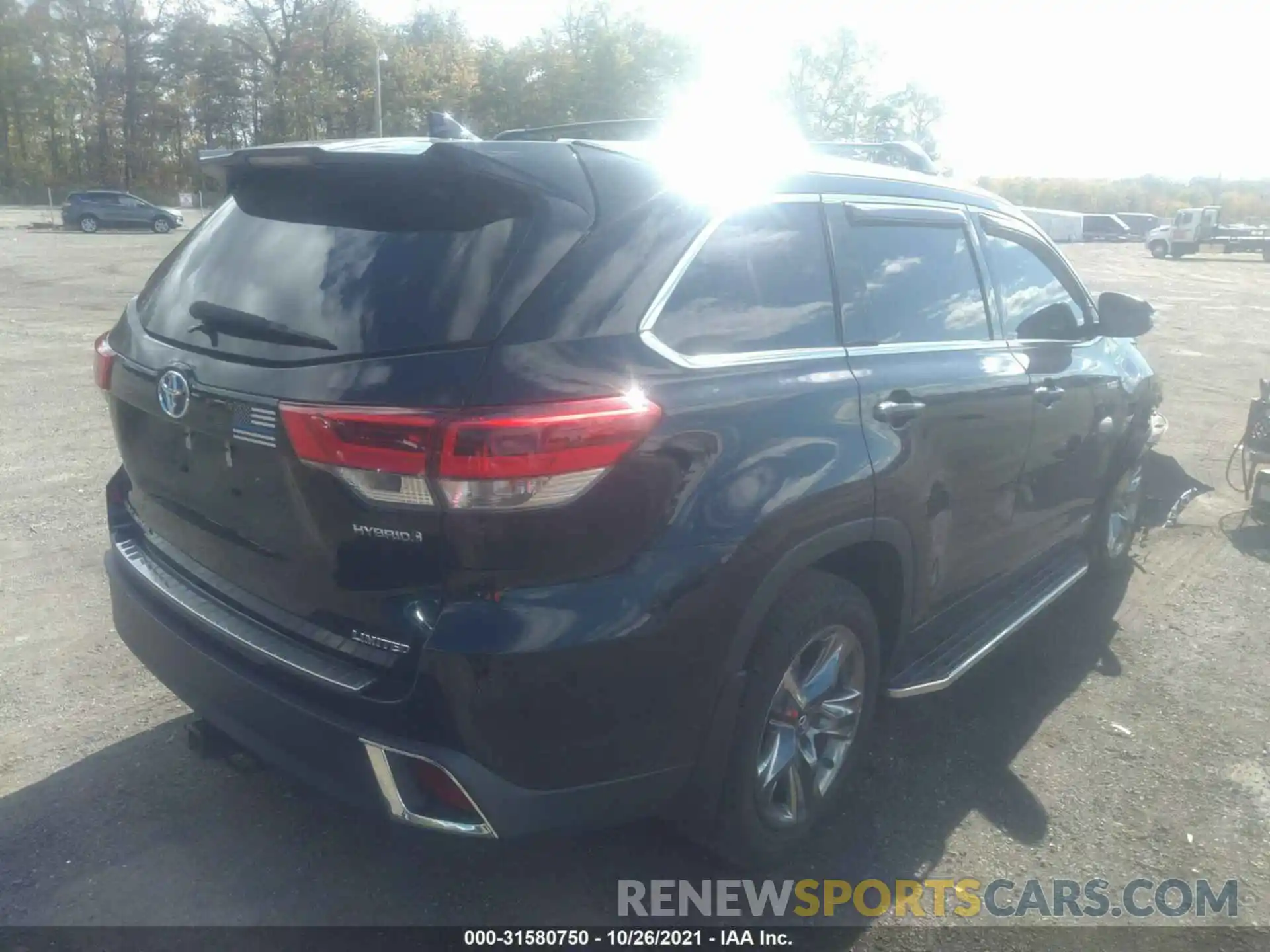 4 Photograph of a damaged car 5TDDGRFH0KS059063 TOYOTA HIGHLANDER 2019