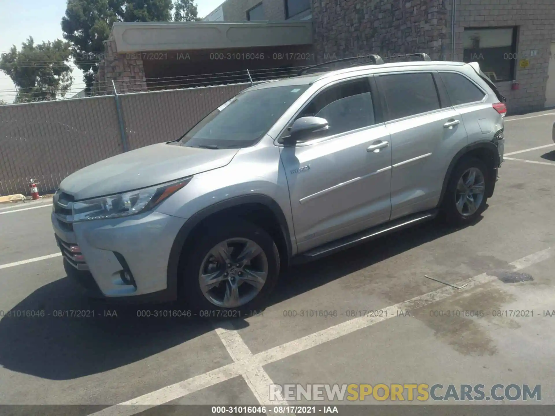 2 Photograph of a damaged car 5TDDGRFH0KS065882 TOYOTA HIGHLANDER 2019