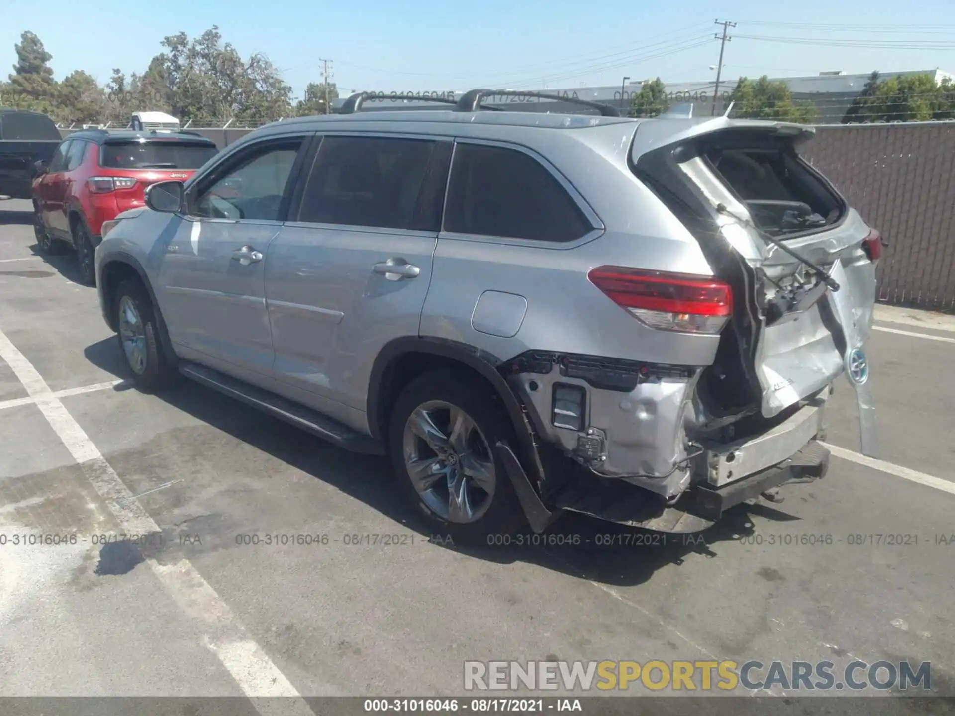 3 Photograph of a damaged car 5TDDGRFH0KS065882 TOYOTA HIGHLANDER 2019